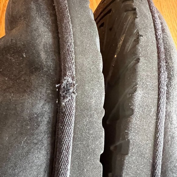 UGG Meadow‎ Short Boots Women's Black 11 Round Toe Sheepskin Lining - Picture 6 of 12